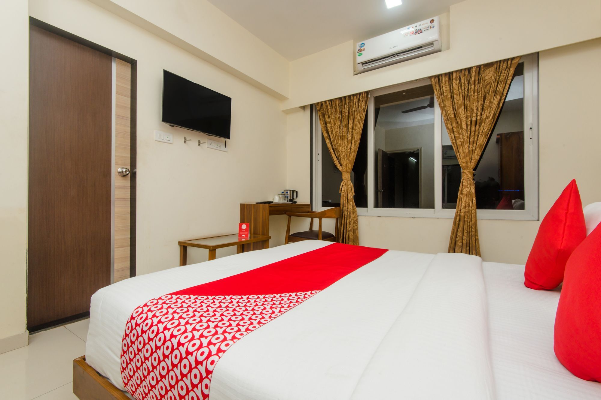 Oyo 11441 Hotel Blue Bells Residency Mumbai Exteriör bild
