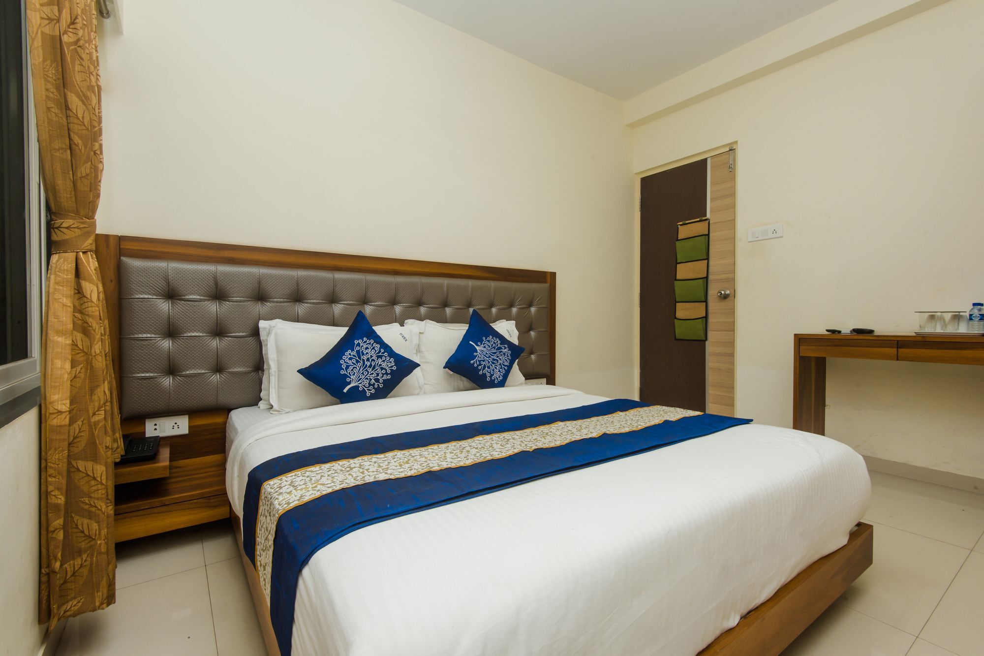 Oyo 11441 Hotel Blue Bells Residency Mumbai Exteriör bild
