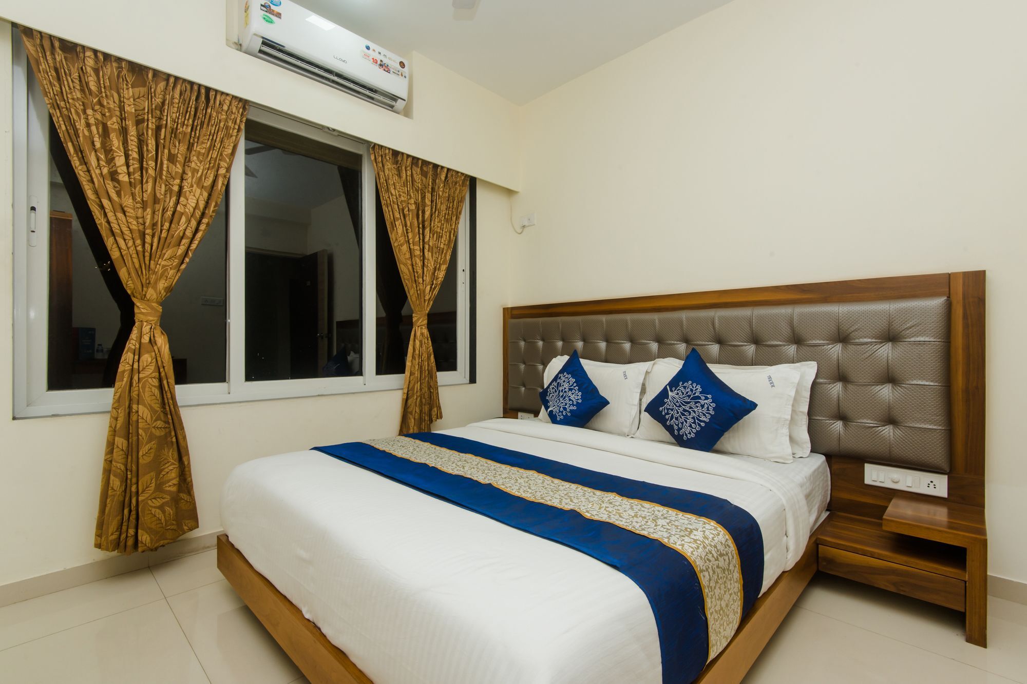 Oyo 11441 Hotel Blue Bells Residency Mumbai Exteriör bild